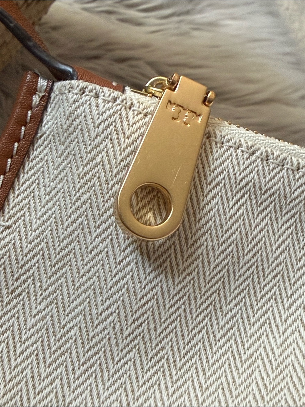 TORY BURCH Ella Straw Basket Tote in Color Natural / Classic Cuoio NWT - Picture 13 of 16